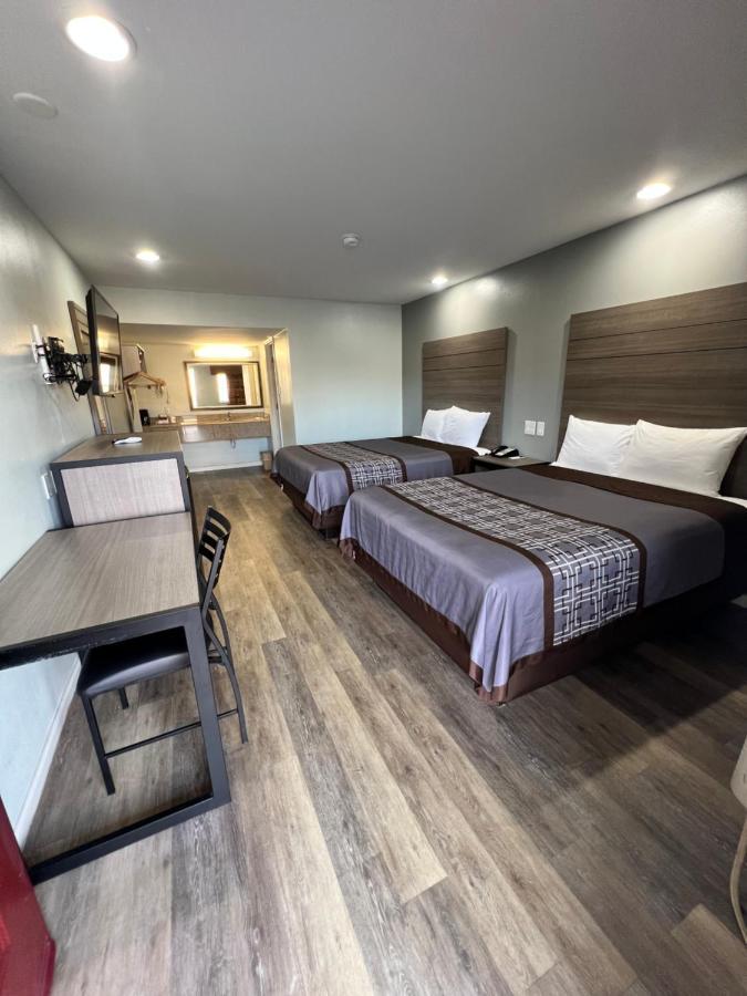 Continental Inn And Suites Nacogdoches Tx Sfa University Downtown Zewnętrze zdjęcie