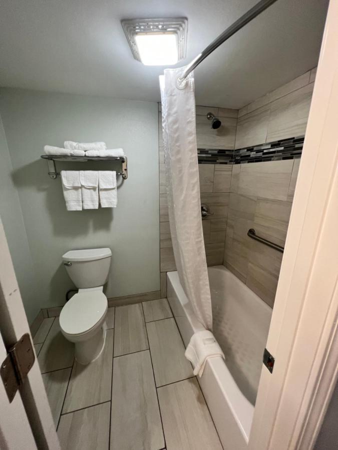Continental Inn And Suites Nacogdoches Tx Sfa University Downtown Zewnętrze zdjęcie