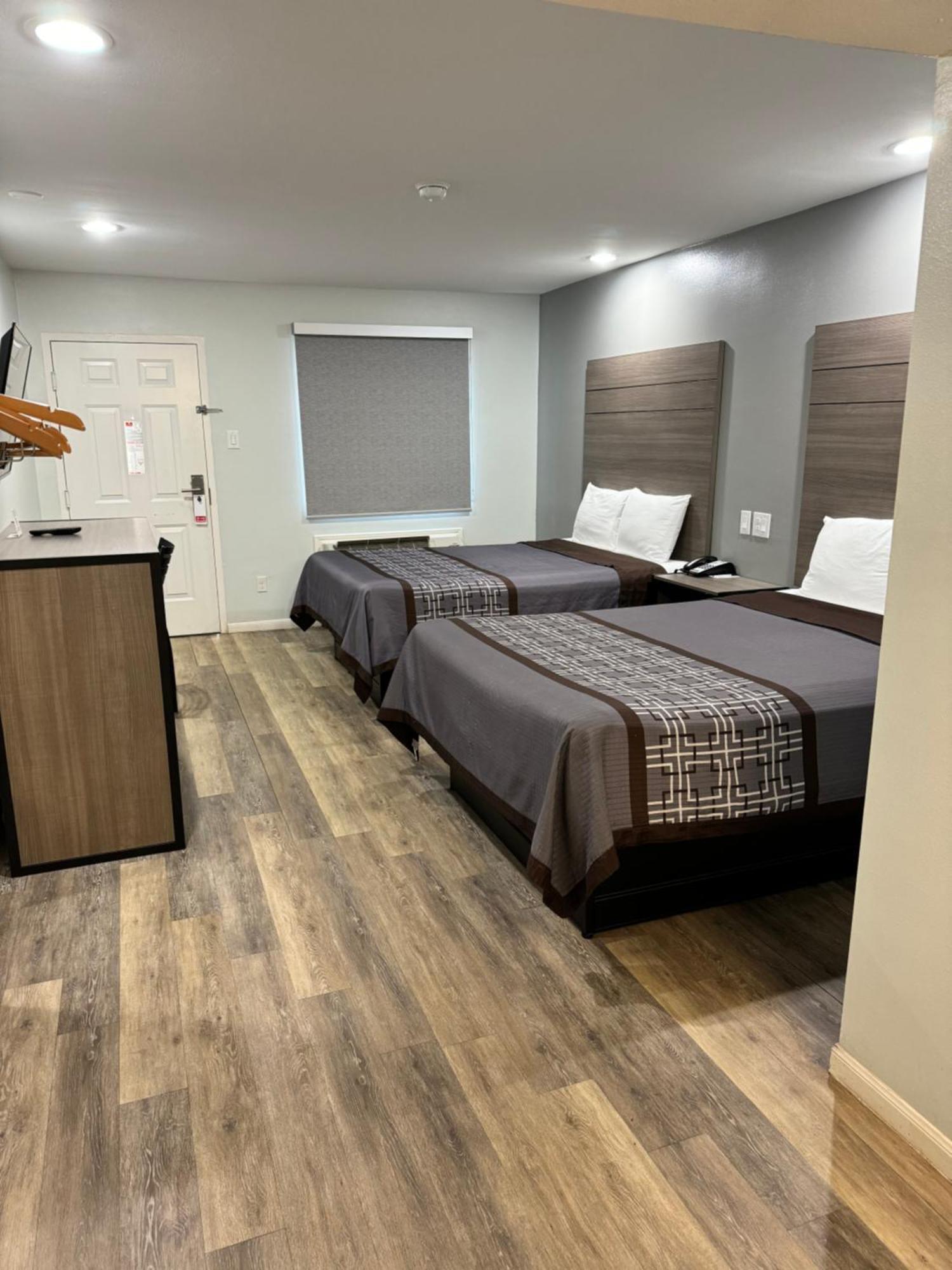 Continental Inn And Suites Nacogdoches Tx Sfa University Downtown Zewnętrze zdjęcie