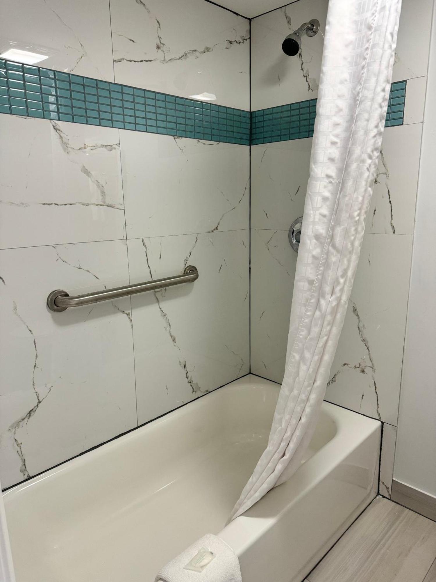 Continental Inn And Suites Nacogdoches Tx Sfa University Downtown Zewnętrze zdjęcie