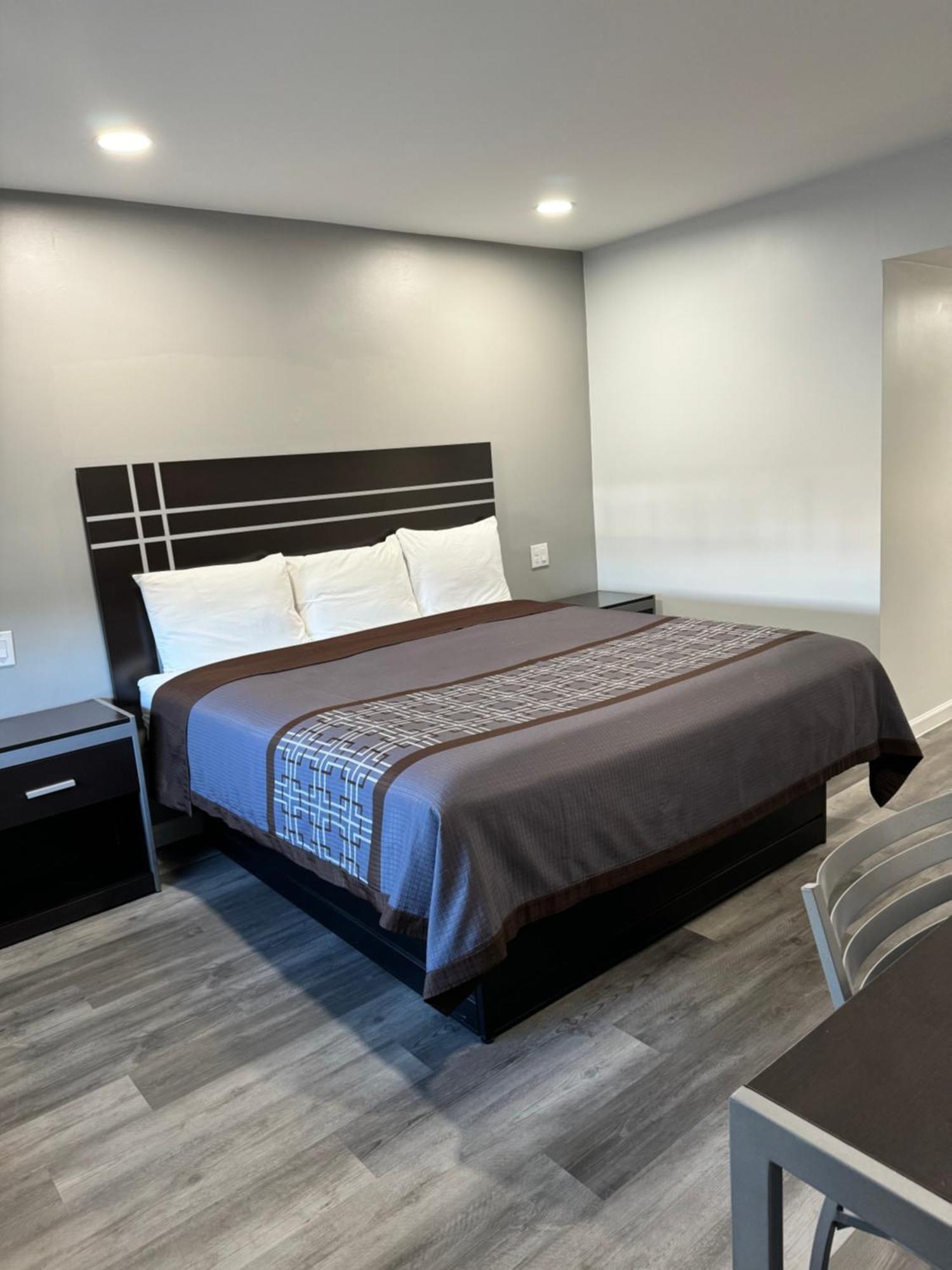 Continental Inn And Suites Nacogdoches Tx Sfa University Downtown Zewnętrze zdjęcie