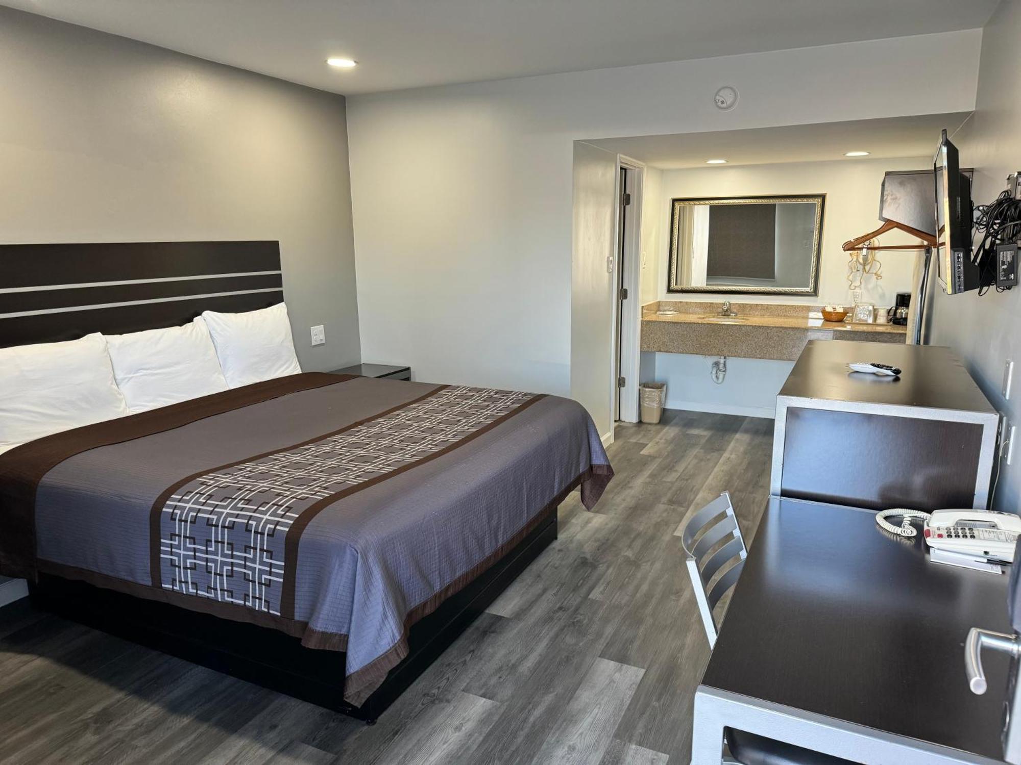Continental Inn And Suites Nacogdoches Tx Sfa University Downtown Zewnętrze zdjęcie