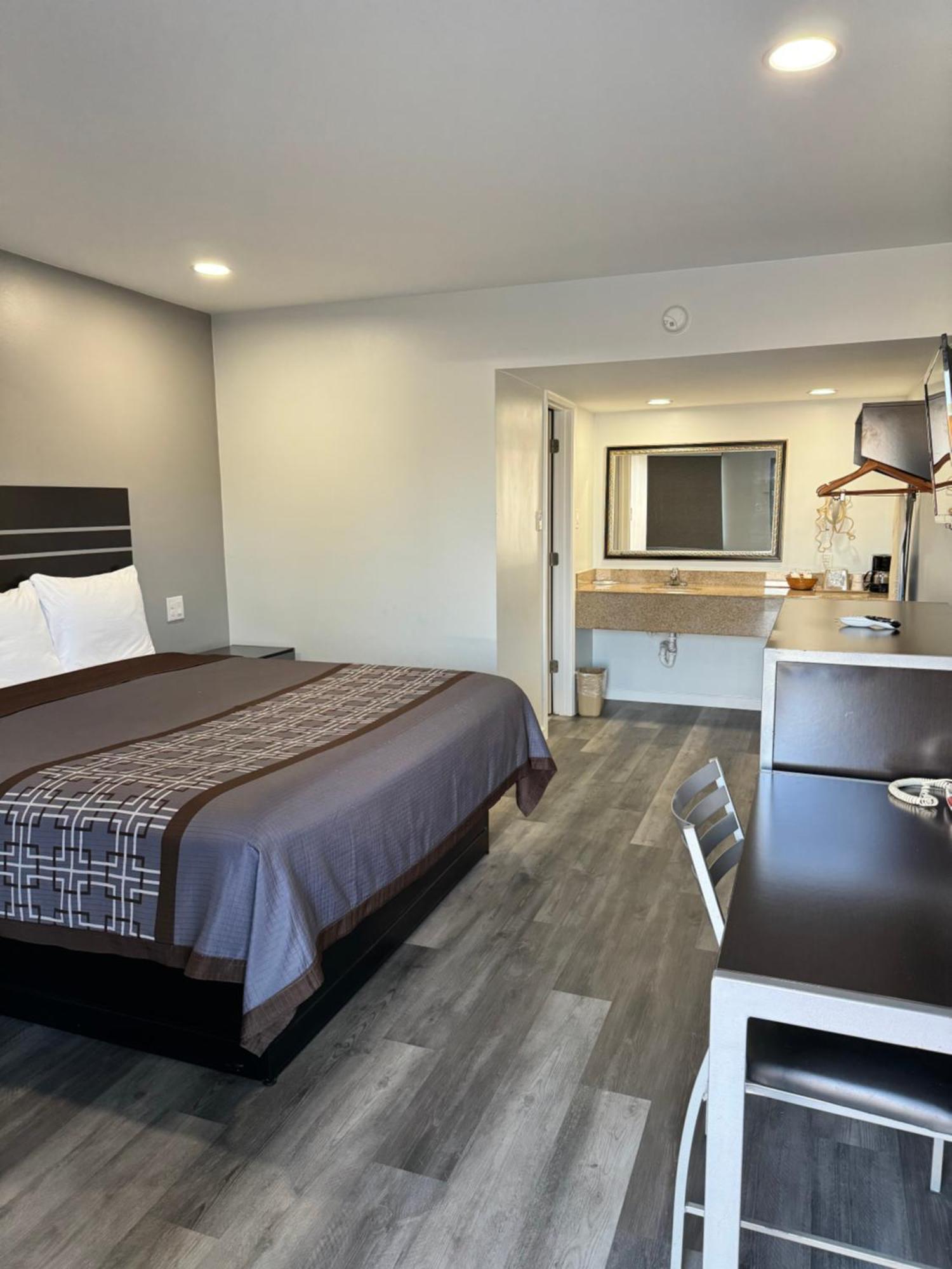 Continental Inn And Suites Nacogdoches Tx Sfa University Downtown Zewnętrze zdjęcie