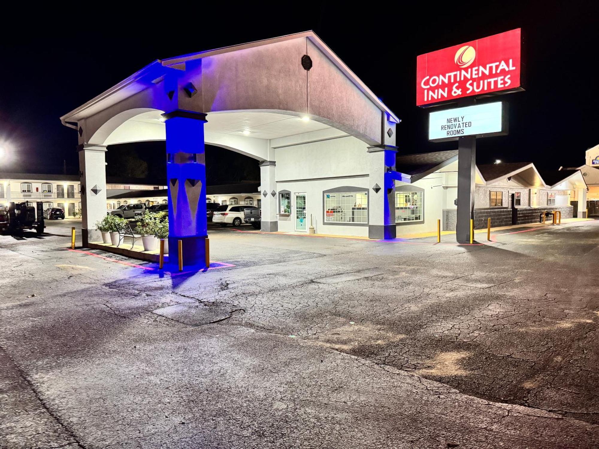 Continental Inn And Suites Nacogdoches Tx Sfa University Downtown Zewnętrze zdjęcie