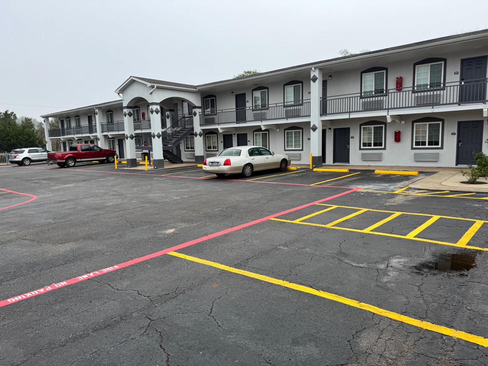 Continental Inn And Suites Nacogdoches Tx Sfa University Downtown Zewnętrze zdjęcie