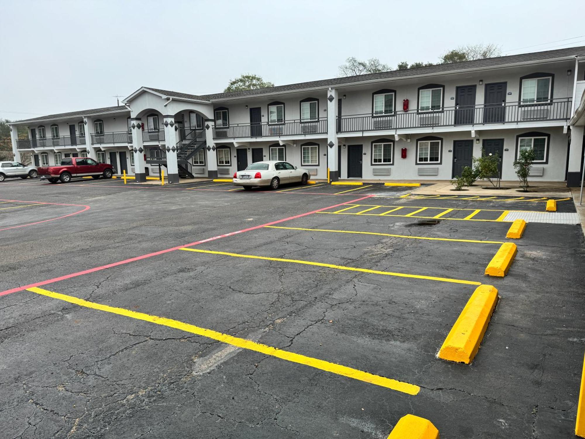 Continental Inn And Suites Nacogdoches Tx Sfa University Downtown Zewnętrze zdjęcie
