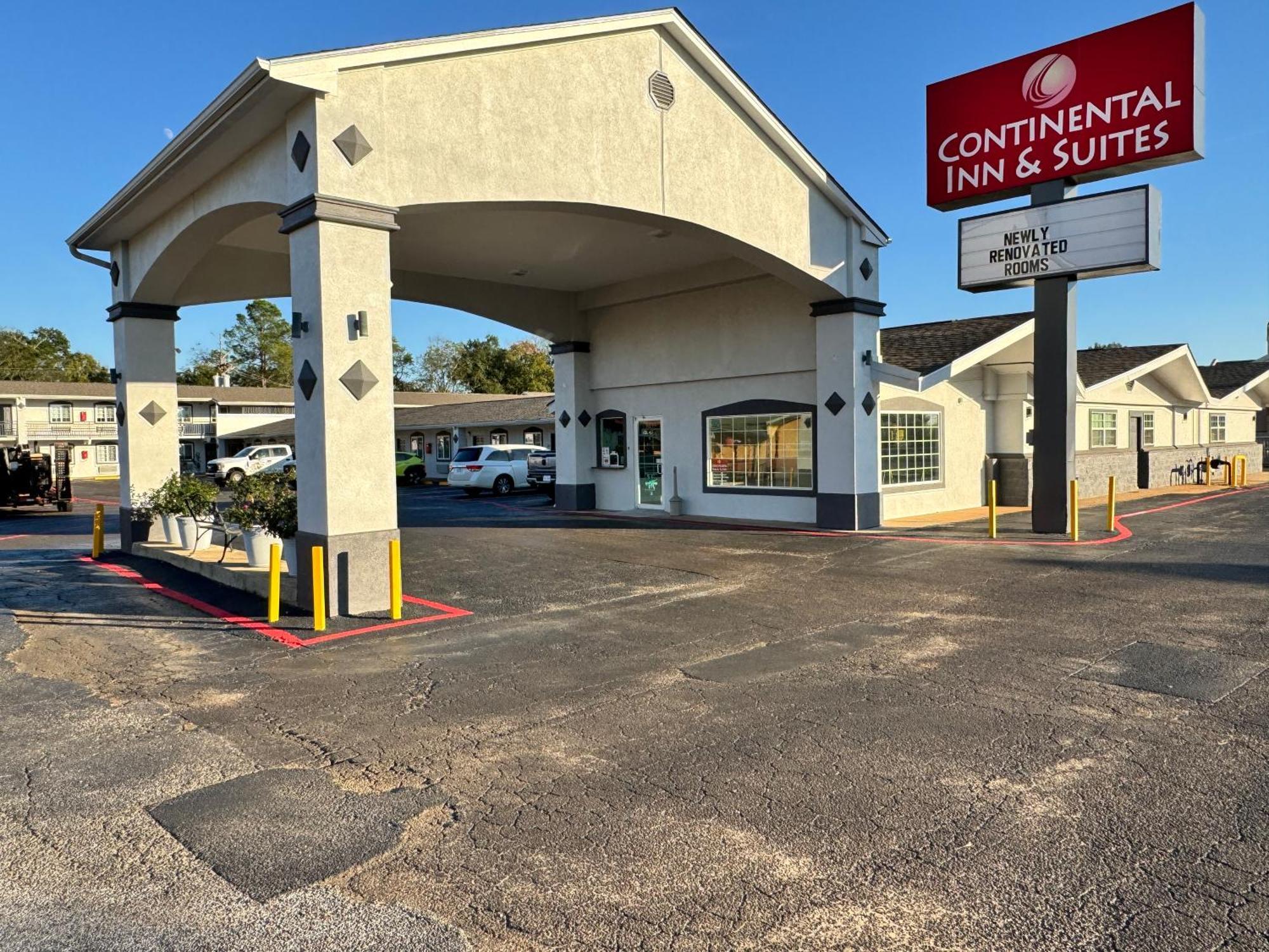 Continental Inn And Suites Nacogdoches Tx Sfa University Downtown Zewnętrze zdjęcie