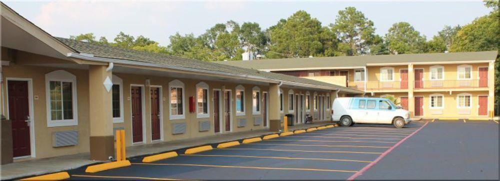 Continental Inn And Suites Nacogdoches Tx Sfa University Downtown Zewnętrze zdjęcie