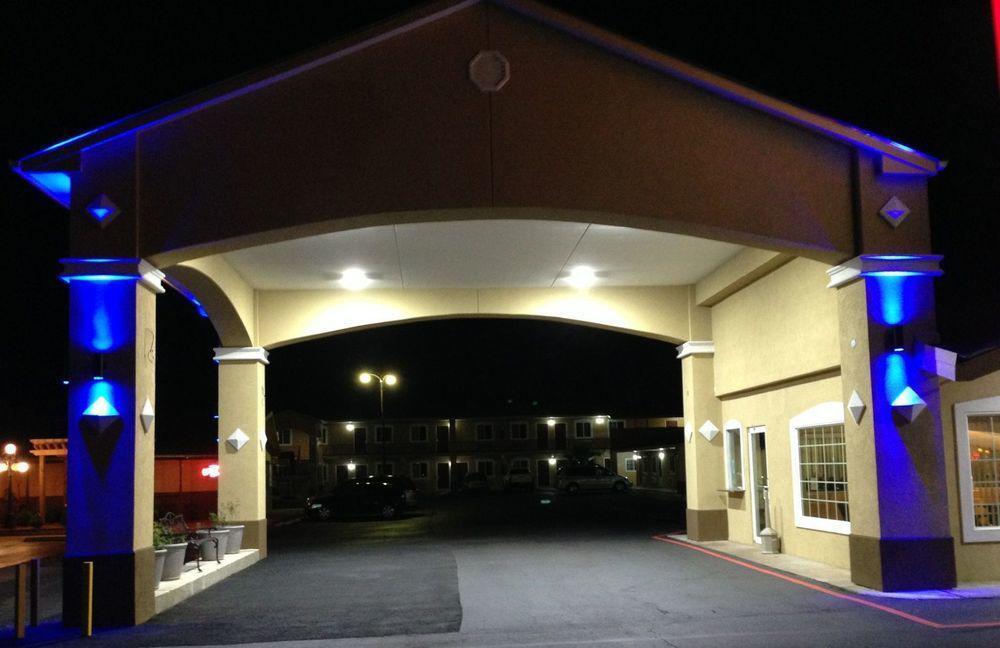 Continental Inn And Suites Nacogdoches Tx Sfa University Downtown Zewnętrze zdjęcie