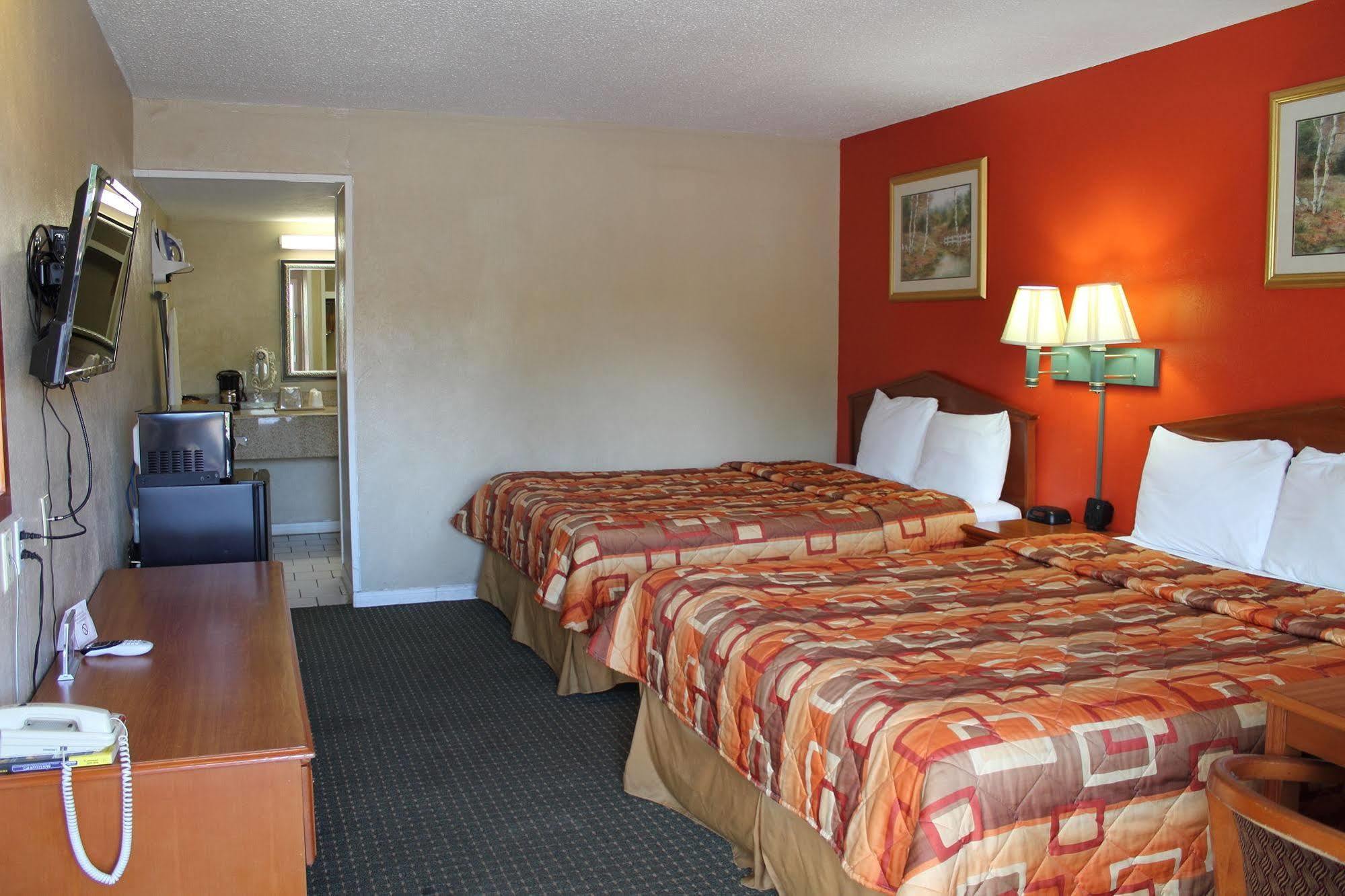 Continental Inn And Suites Nacogdoches Tx Sfa University Downtown Zewnętrze zdjęcie